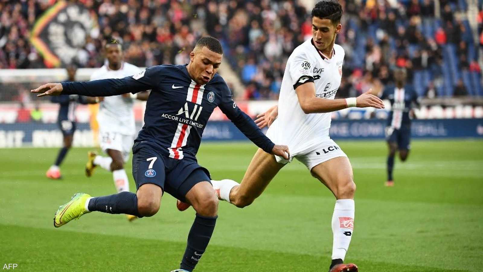 نايف أكرد بمواجهة مبابي