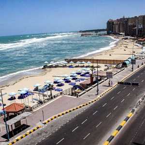 انتشلتهم سفينة شحن كانت في طريقها إلى ميناء الإسكندرية
