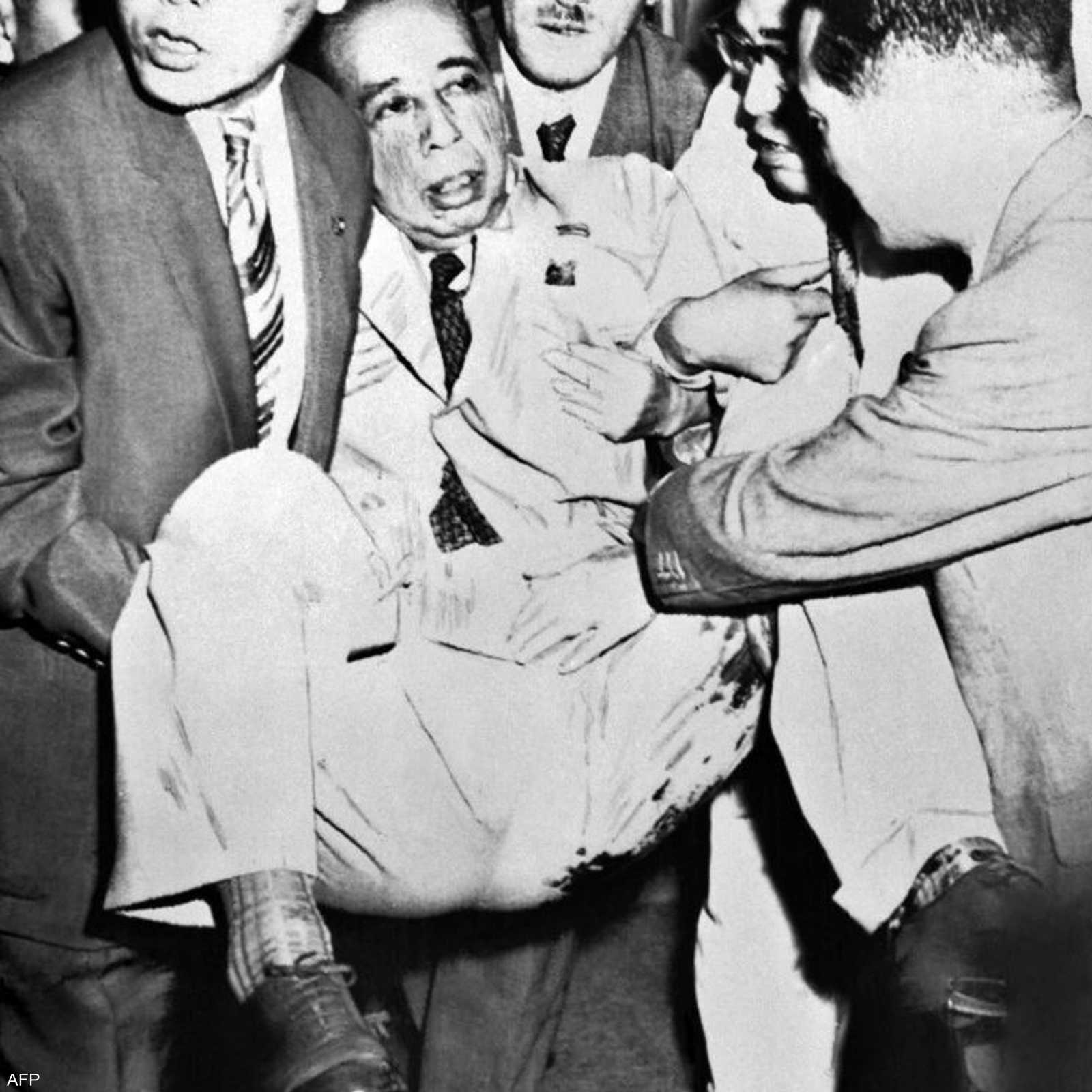 رئيس الوزراء نوبوسكي كيشي بعد تعرضه للطعن