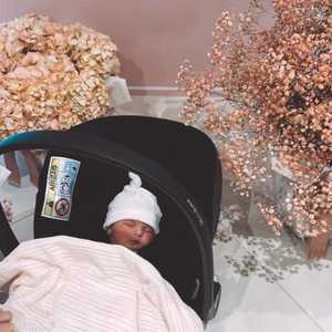 نجم مانشيستر سيتي يرزق بطفلته الثالثة