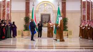ولي العهد السعودي ورئيس جنوب أفريقيا يشهدان التوقيع