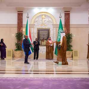 ولي العهد السعودي ورئيس جنوب أفريقيا يشهدان التوقيع