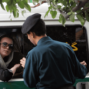 شرطة الأخلاق تضبط امرأة بلباس اعتبرته غير محتشم (أرشيفية)