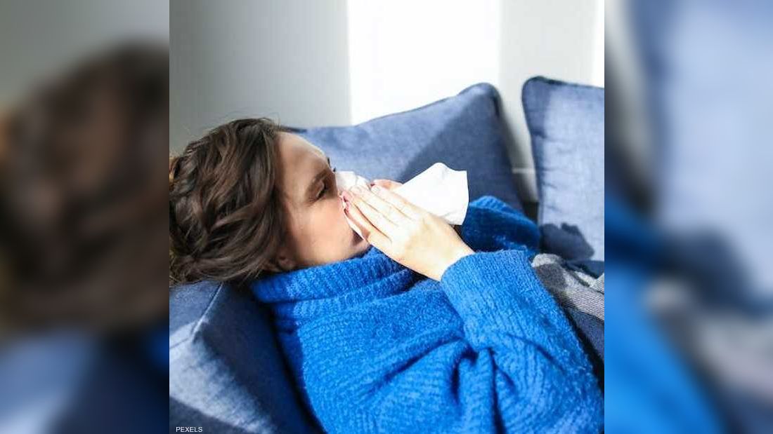خبير يفند أشهر خرافات محاربة الزكام في الشتاء