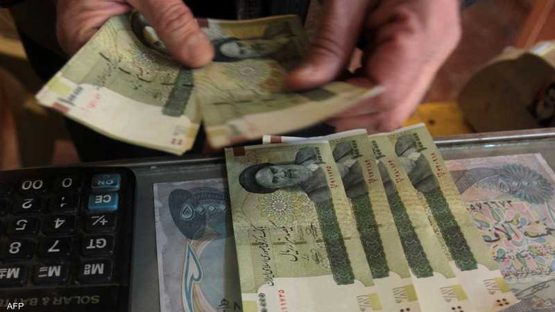 بعد إعادة العقوبات.. تراجع العملة الإيرانية إلى أدنى مستوى