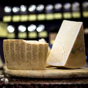 طريقة صنع جبن البارميزان شكلت مفاجأة لكثيرين