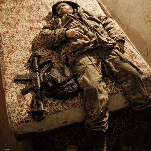 جندي أوكراني في دونيتسك و"استراحة محارب"