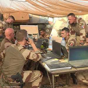 باريس: سنحارب الإرهاب في إفريقيا وفق احتياجات الحكومات هناك