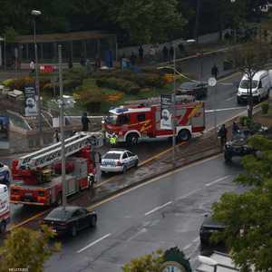 فرضت الشرطة طوقا أمنيا على وسط المدينة