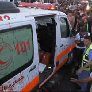 القصف الإسرائيلي يستهدف مدخل مستشفى الشفاء