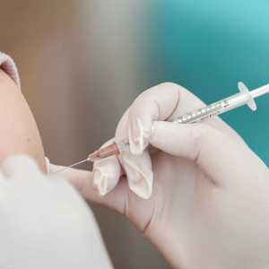 التحصين بلقاحات كورونا يخفض مخاطر الإصابة بمتحور نيمبوس