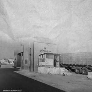 إسرائيل توافق على فتح معبر كرم أبو سالم لفحص المساعدات