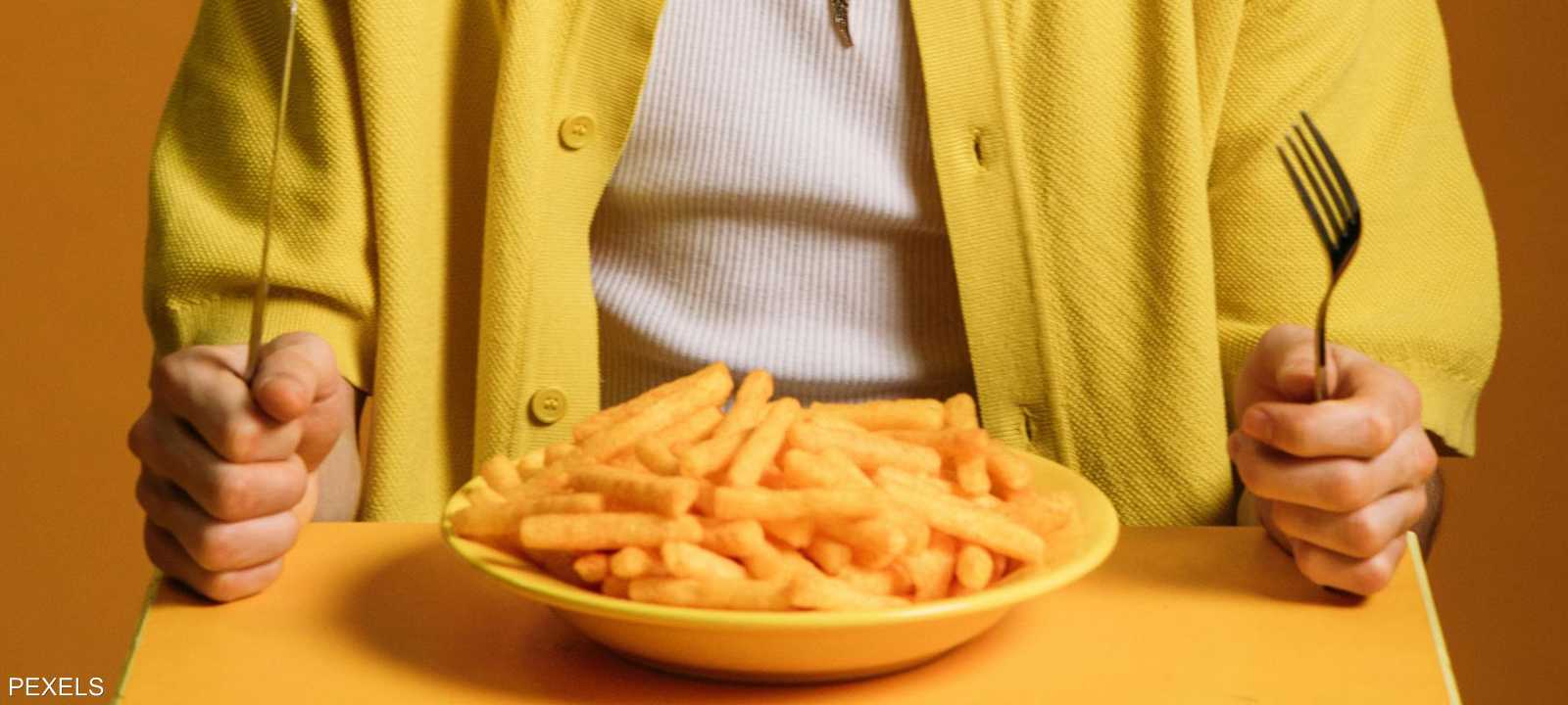 "التيار الكهربائي" قد يعالج شراهة الأكل