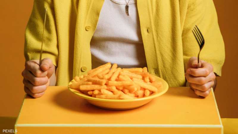 "التيار الكهربائي" قد يعالج شراهة الأكل