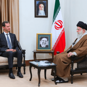 المرشد الإيراني علي خامنئي والرئيس السوري بشار الأسد