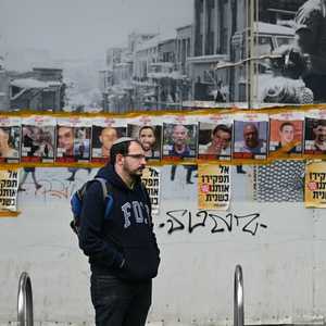 تحتجز حماس رهائن في قطاع غزة