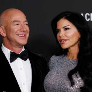 جيف بيزوس وخطيبته لورين سانشيز