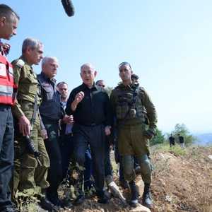 بنيامين نتنياهو مع أفراد من القوات الجوية -أرشيفية-