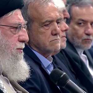 خامنئي وبزشكيان وعراقجي - أرشيفية