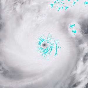 الإعصار ميلتون يشتد مجددا إلى الفئة القصوى