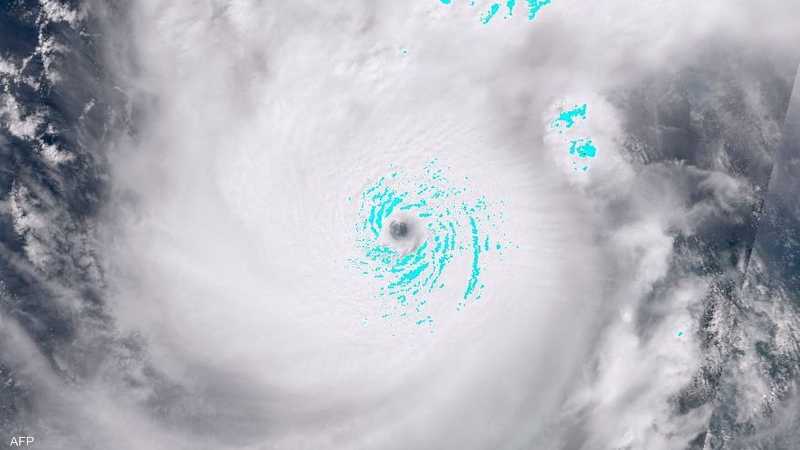 علقت السلطات العمليات في 4 مطارات ساحلية بسبب الإعصار