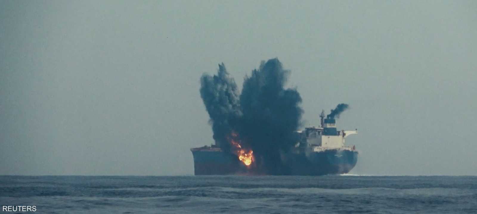 جماعة الحوثي تهاجم السفن في البحر الأحمر منذ نحو عام