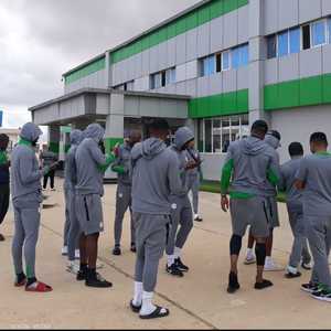 منتخب ليبيا يغادر مطار الأبرق عائدا إلى بلاده