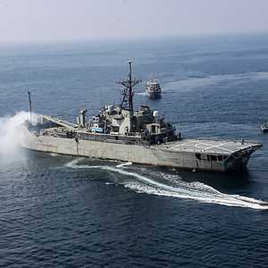 سفينة تابعة للبحرية الإيرانية - أرشيفية