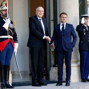 ماكرون يستقبل ميقاتي عشية مؤتمر دعم لبنان