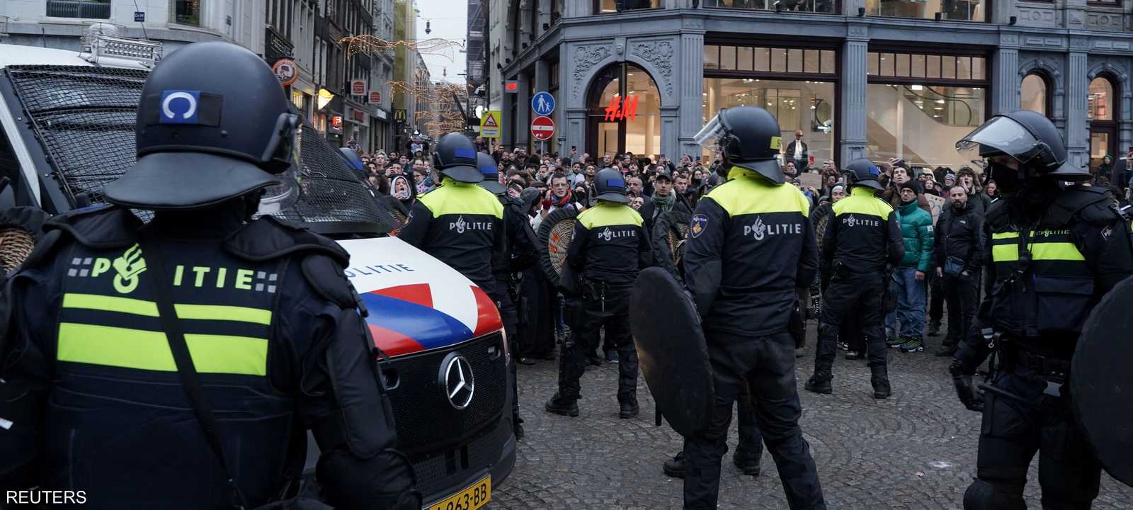 الشرطة الهولندية انتشرت في العاصمة أمستردام