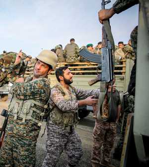 أرشيفية لجنود في الحرس الثوري