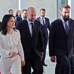 بيربوك بملابس "كاجوال"