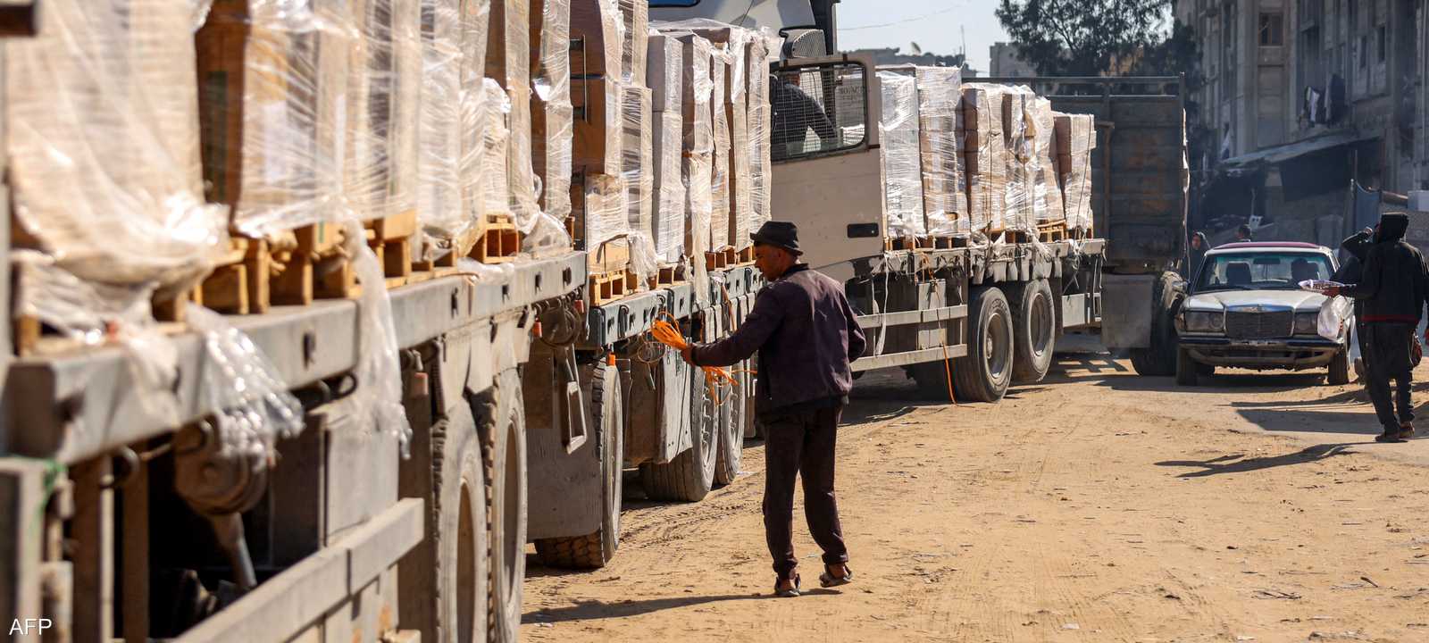 أرشيفية لشاحنات تحمل مساعدات طبية في غزة