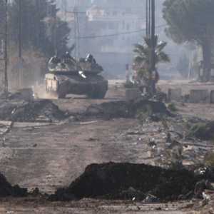 دبابة الجيش الإسرائيلي في المنطقة العازلة بمرتفعات الجولان