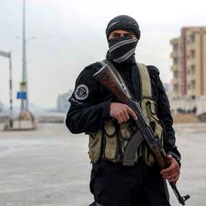 عنصر من الأمن السوري