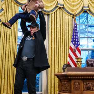 ماسك وابنه في المكتب البيضاوي