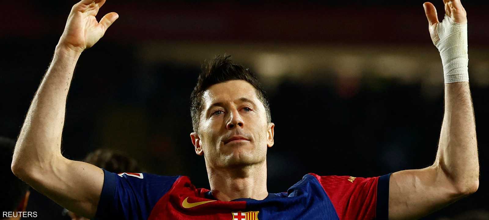 البولندي روبرت ليفاندوفسكي مهاجم برشلونة