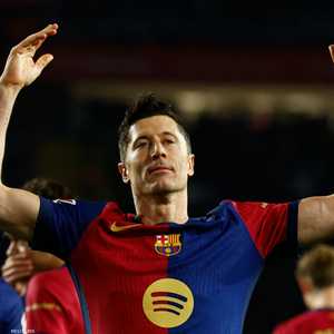 البولندي روبرت ليفاندوفسكي مهاجم برشلونة