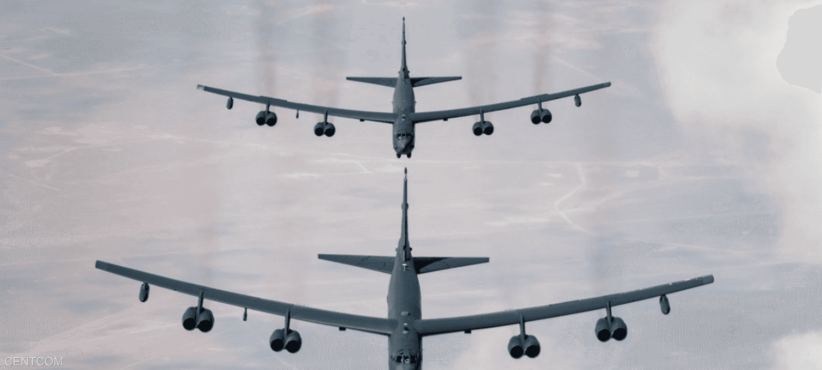 طائرتان من طراز "B-52"