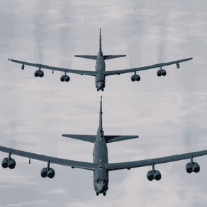 طائرتان من طراز "B-52"