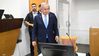 ضرب الطاولة ورفع صوته.. نتنياهو "ينفجر" أمام المحكمة