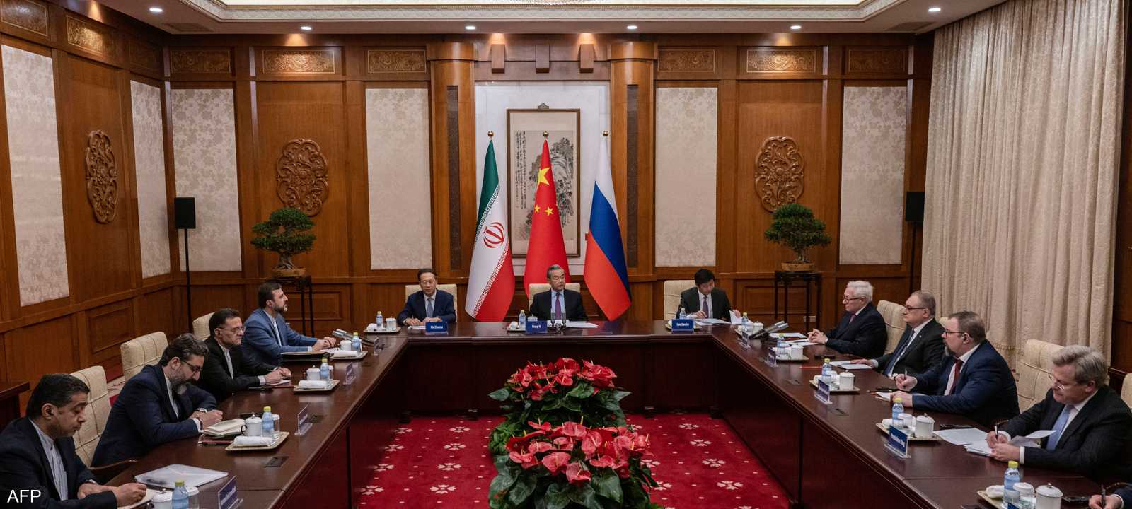 مشاورات بين بكين وموسكو وطهران بشأن برنامج إيران النووي