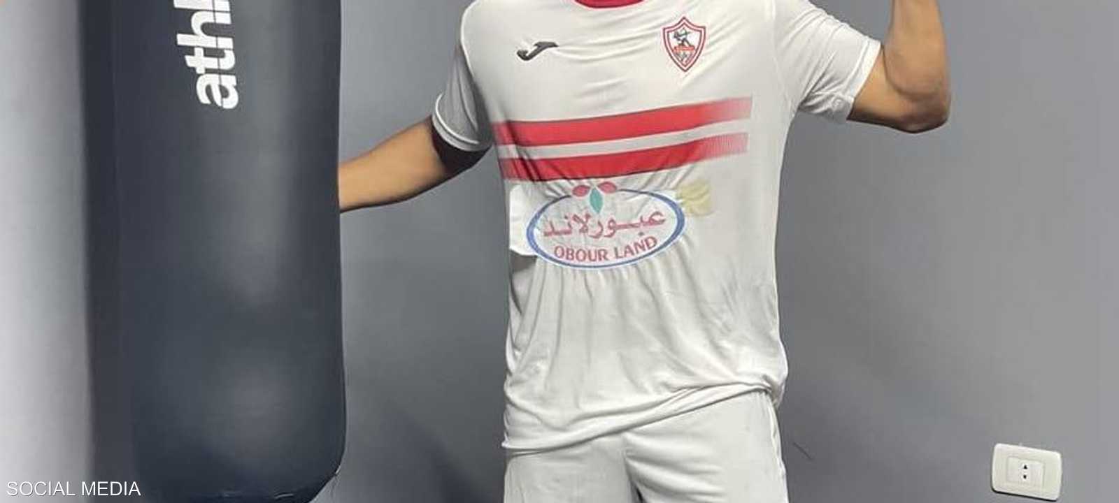 دافع شيكا عن ألوان الزمالك والمقاولون العرب