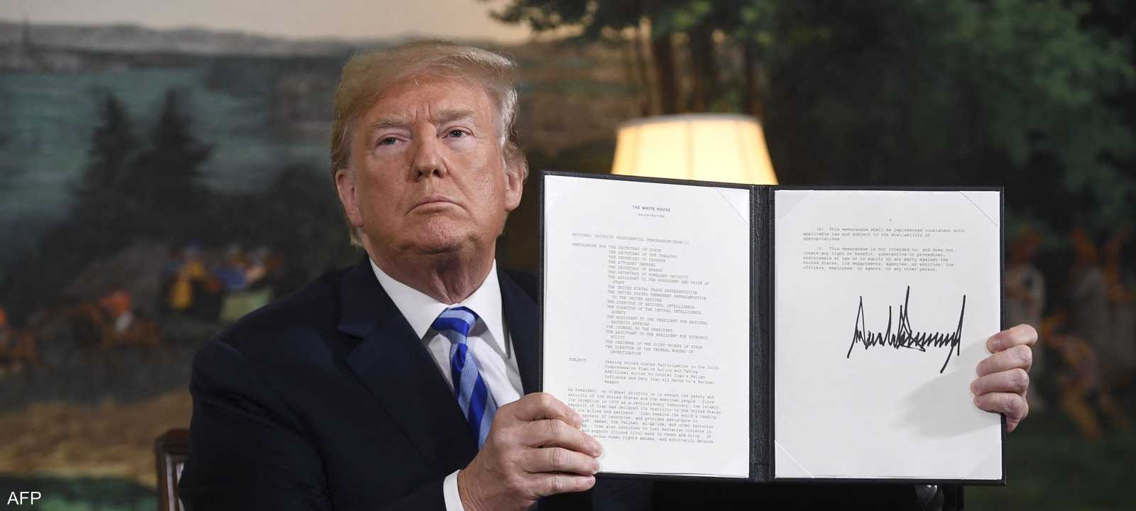 ترامب وقع على فرض عقوبات على إيران عام 2018