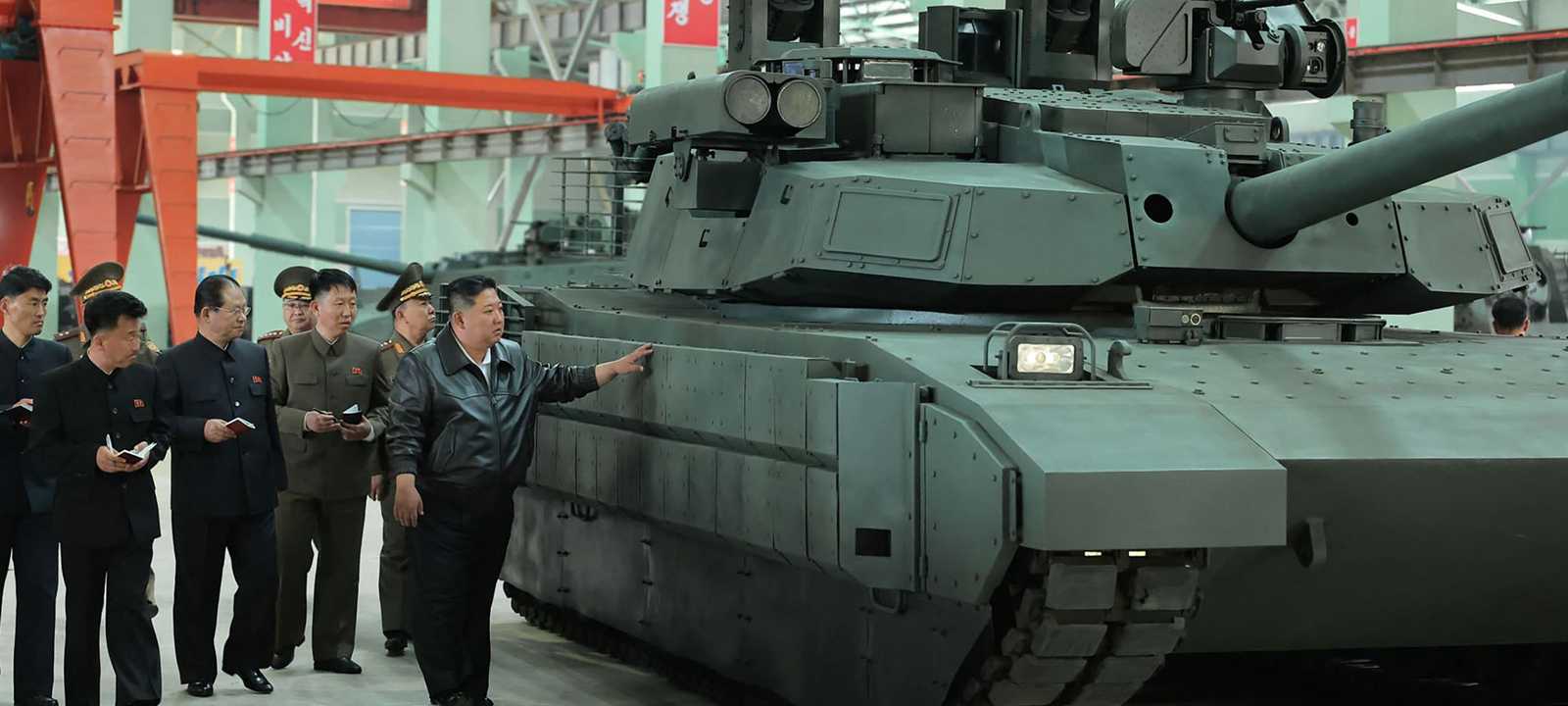 قال كيم إن إنتاج دبابات متطورة ضروري لتحديث الجيش