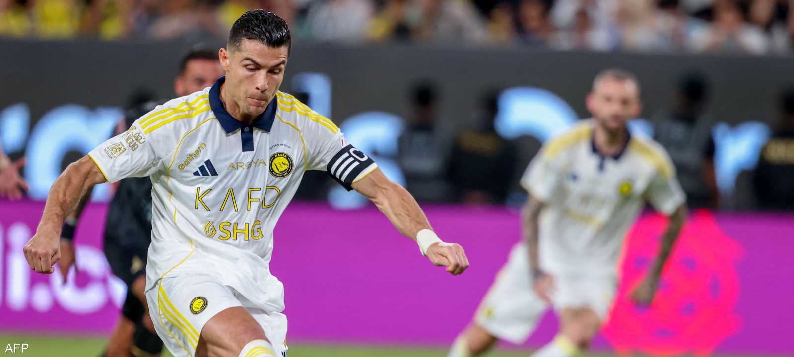 أنباء عن تمديد رونالدو عقده مع النصر السعودي