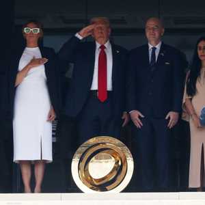ترامب مرفوقا بميلانيا ورئيس الفيفا