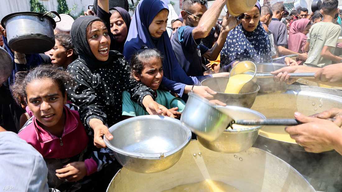الجوع ينهش غزة.. منظومة الغذاء على "حافة الانهيار"