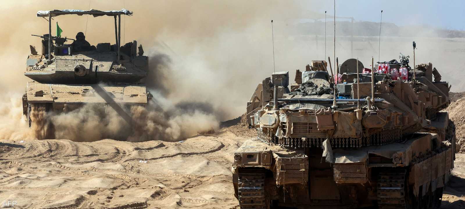 جنود إسرائيليون يتمركزون قرب السياج الحدودي مع قطاع غزة