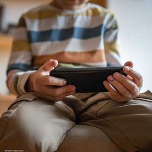 الطفل لجأ إلى الانتحار بدافع الخوف وفق الأم